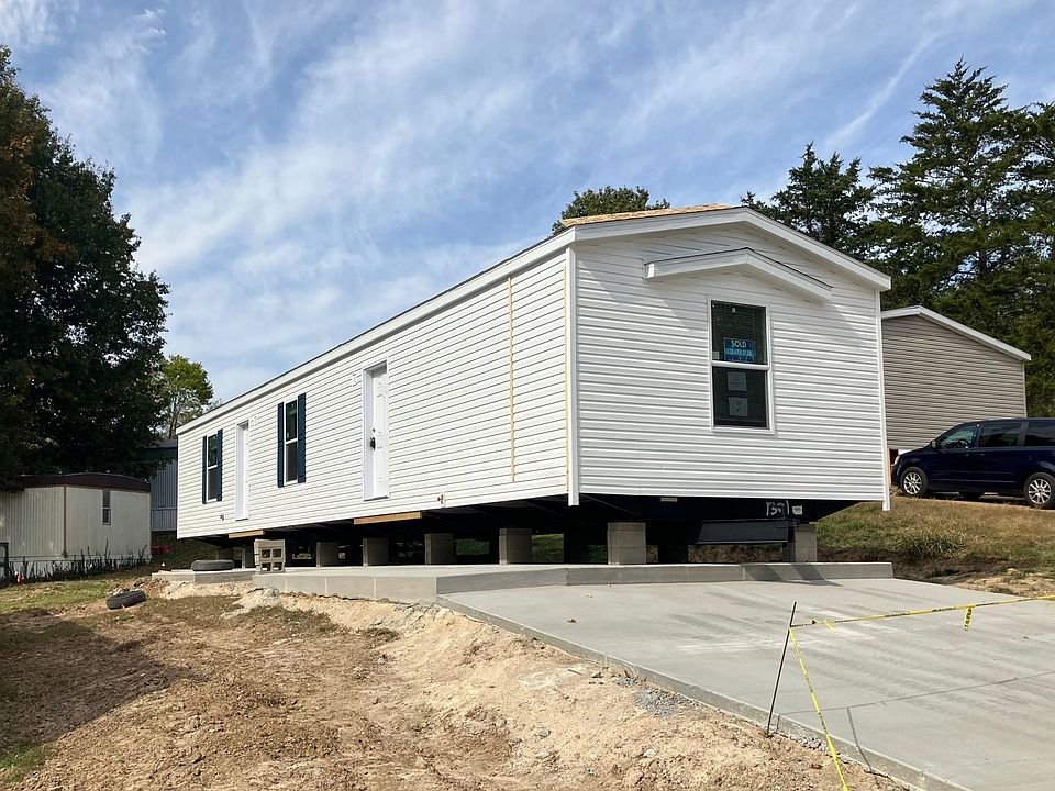 2nd image of 6387 Daisy Ln