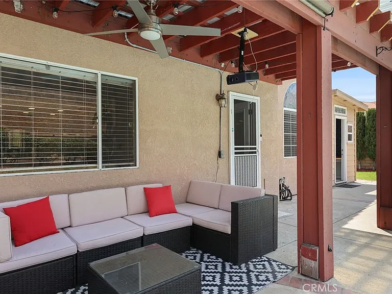 23205 Azela Cir — Photo 44