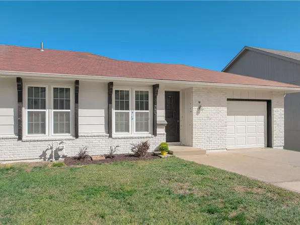 8520 W 78th St, Overland Park, KS 66204