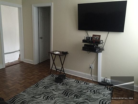 4th image of 2576 23rd St #5
