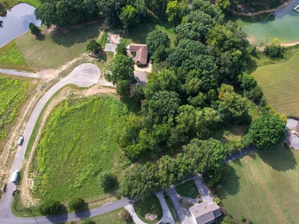 1 Ancient Oaks Ct, White Pine, TN 37890