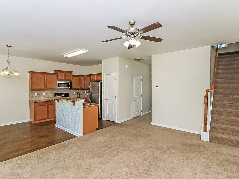 131 Terrace Walk — Photo 4