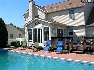 3rd image of 470 W Sturbridge Dr