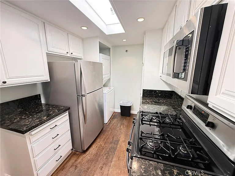 260 Cagney Ln #317 — Photo 5