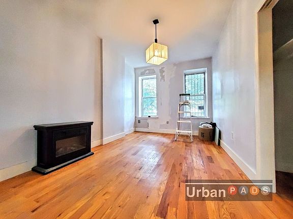 5th image of 826 Halsey St #2B