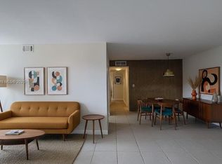 Versailles Gardens Ii, Miami, FL 33174