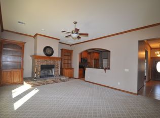 9121 Megans Way, McLoud, OK 74851