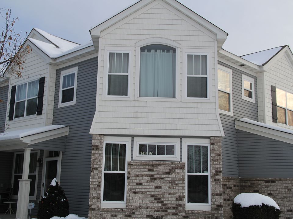 1st image of 9654 Linden Ln N
