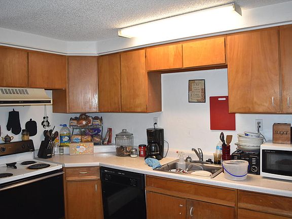 3rd image of 419 Highland Dr