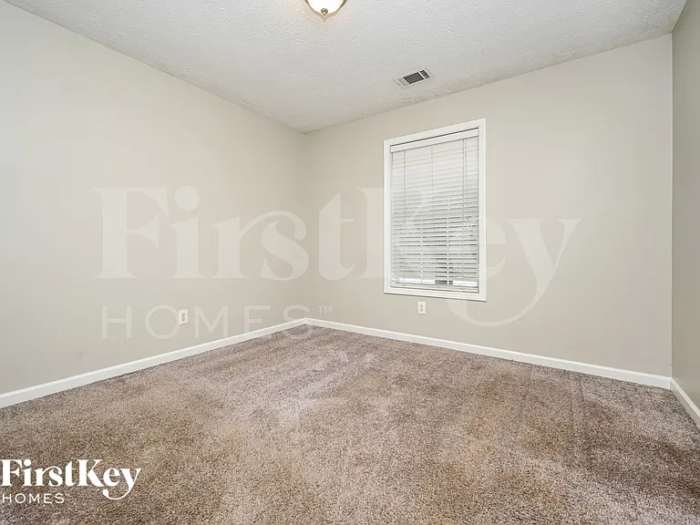 319 Hills Point Rd — Photo 15