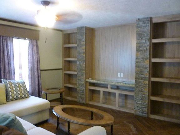5th image of 86 Oak Moore Dr