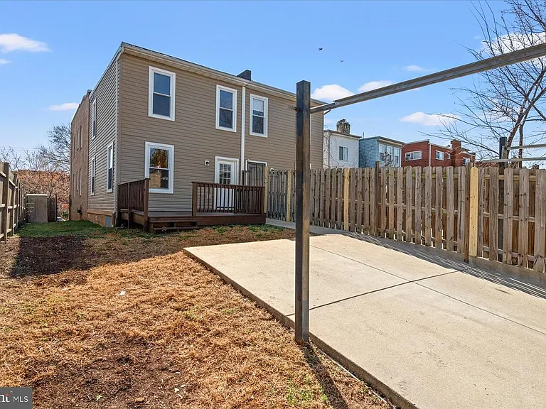 5342 Ames St NE — Photo 8