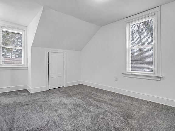 5th image of 38 Brenwal Ave