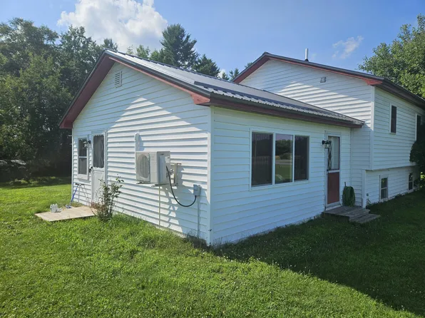68 Gray Road, Palmyra, ME 04965
