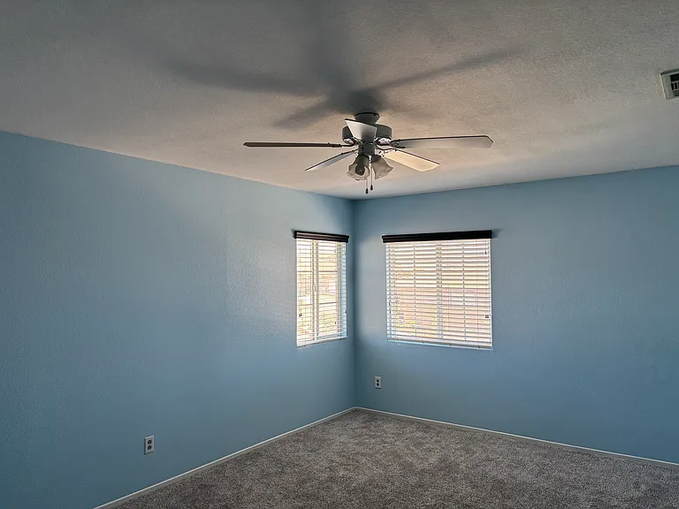 8623 Bridgeport Ave — Photo 9