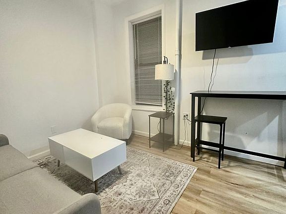5th image of 2371 Arthur Ave #5