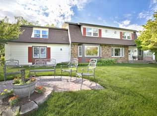 3500 Meadowcrest Ln, Yakima, WA 98903