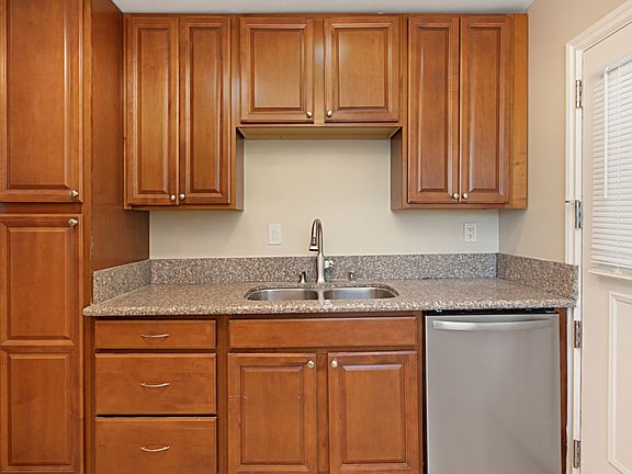 2nd image of 2847 B St