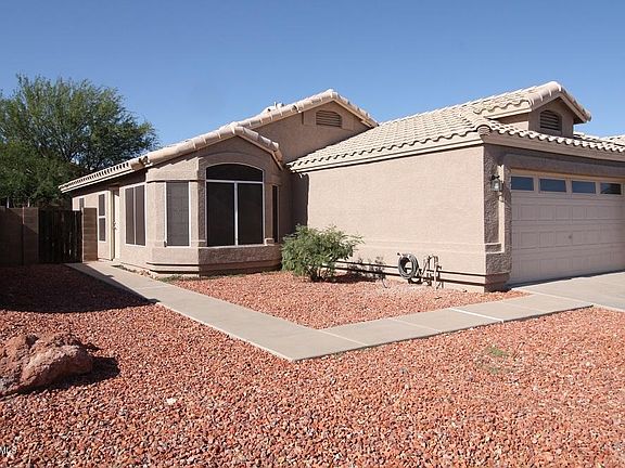 2nd image of 2214 E Siesta Ln