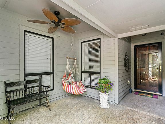 4th image of 214 Waterwood Dr