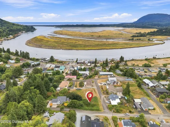 3rd St, Astoria, OR 97103
