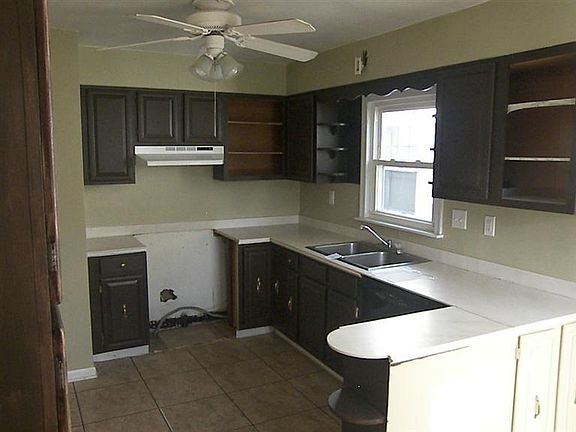 4th image of 2804 Arden Ave