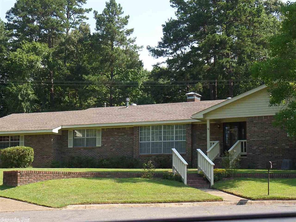 1st image of 14 Saxony Cir