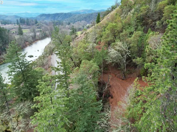 1952 Gazley Rd, Myrtle Creek, OR 97457