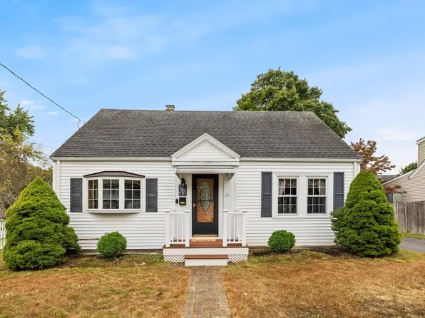 11 Elmwood Cir, Peabody, MA 01960