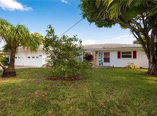 5623 America Dr, Sarasota, FL 34231