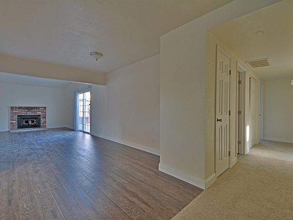 4th image of 748 Castle Oaks Dr