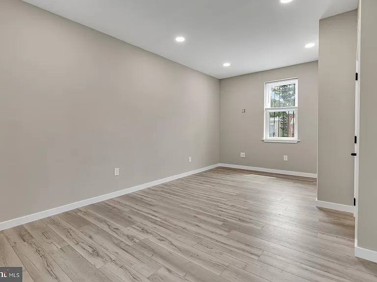 435 W Susquehanna Ave #2 — Photo 9