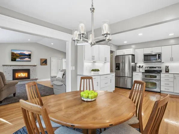 10666 Utica Rd, Bloomington, MN 55437