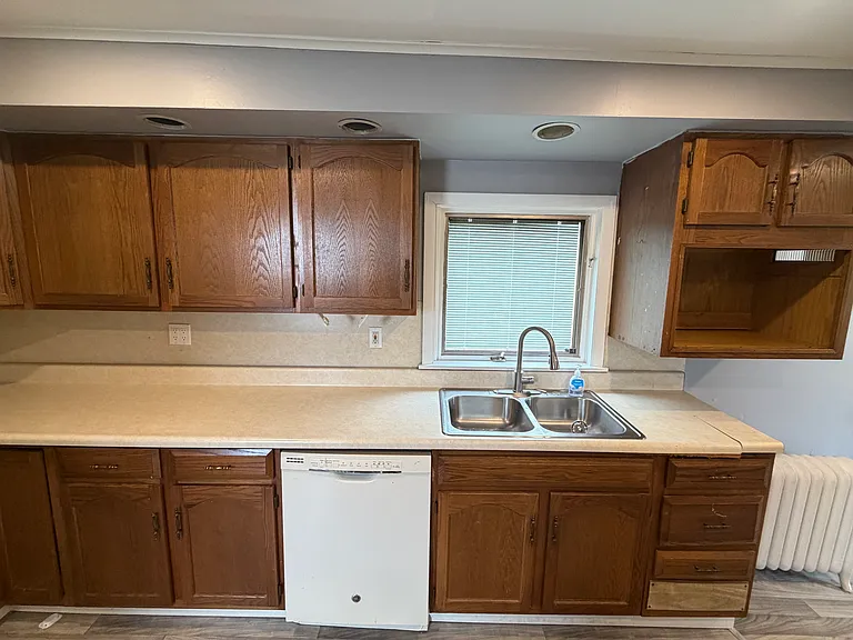 569 Main St #A — Photo 9