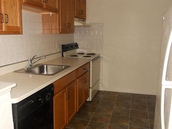 4th image of 4151 Knoll Dr #A