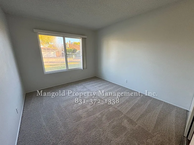 22490 Ferdinand Dr — Photo 18