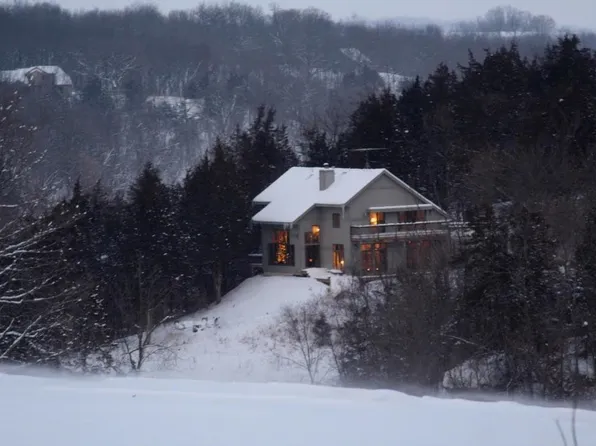 32 Tanager Ln, Galena, IL 61036