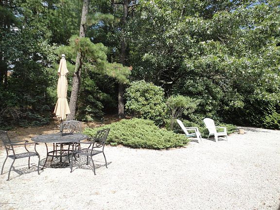 3rd image of 104 Whitmore Dr