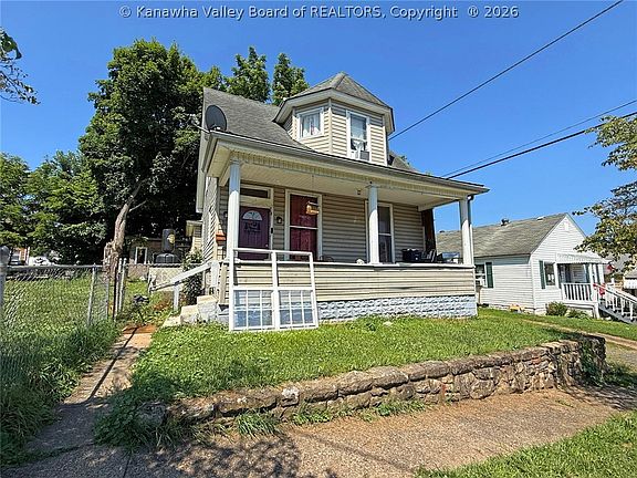5th image of 312 9th St W