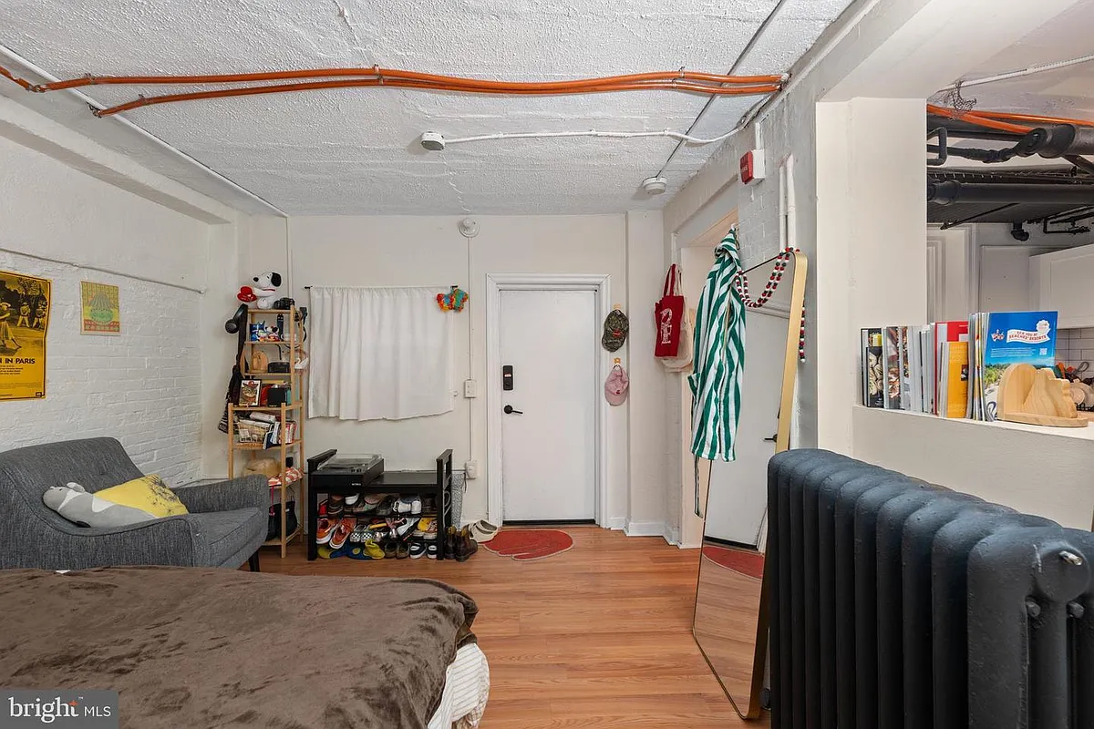 Building Photo - 238 S 13th St