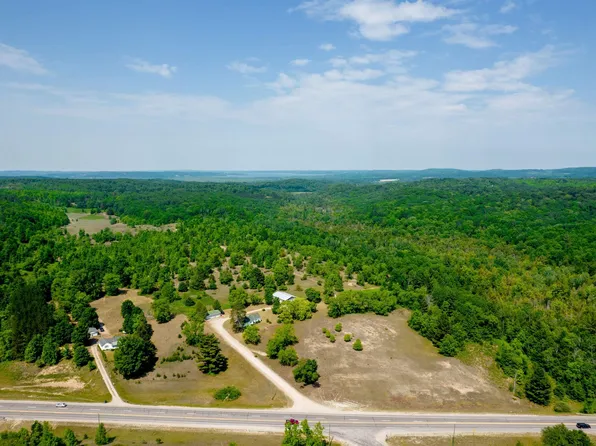 2491 E Traverse Hwy, Traverse City, MI 49684