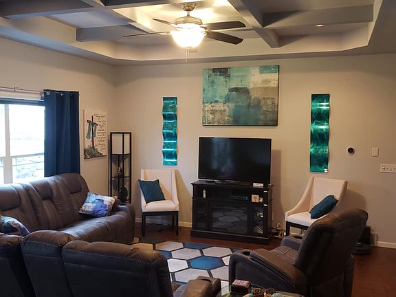 3rd image of 212 Chapel Hill Dr