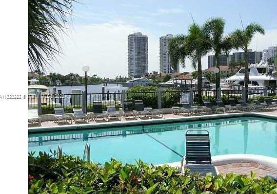 5th image of 20904 Leeward Ct #2262