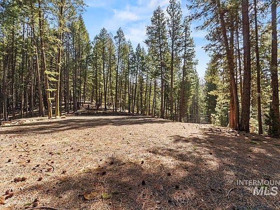 3rd image of 150 Mountain Air Dr