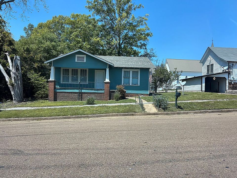 1st image of 108 S 4th St
