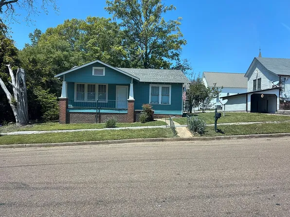 108 S 4th St, McComb, MS 39648