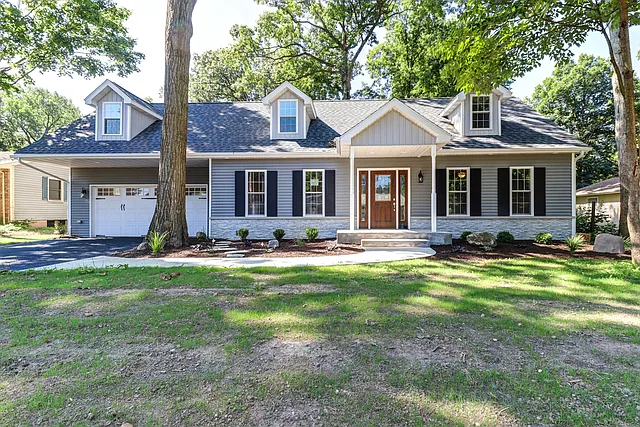 1009 Pin Oak Dr photo 1