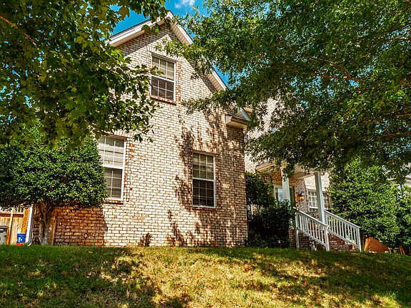 4th image of 100 Castle Ct