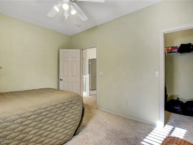 251 Queens Ct — Photo 29