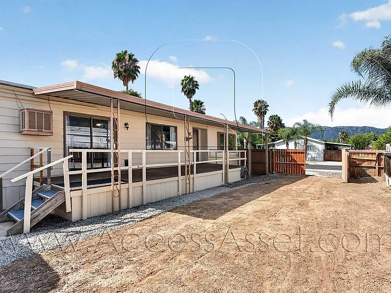 16450 Monterey St — Photo 22